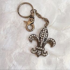 Brass Tone Fleur De Lis Rhinestone Key Chain NWOT 4.5” long